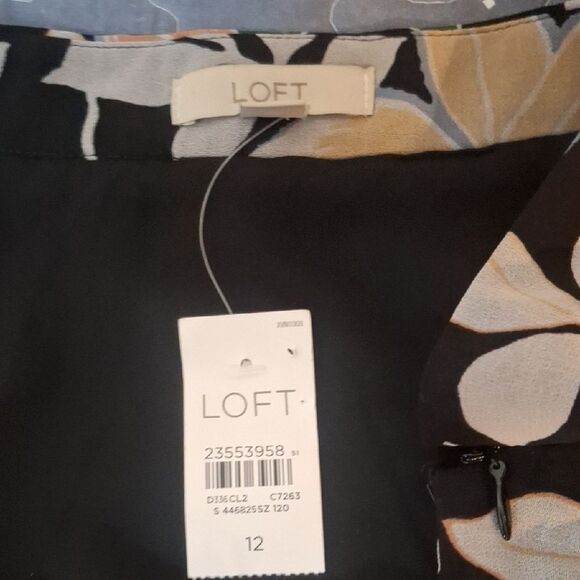 LOFT Floral Black and Cream Skirt size 12 NWT - Picture 3 of 6